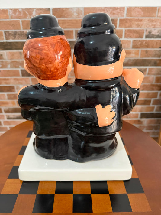 Statua Laurel & Hardy (Stanlio e Ollio) – Pan Am Airlines – Ceramica Smaltata – H. ca. 30 cm