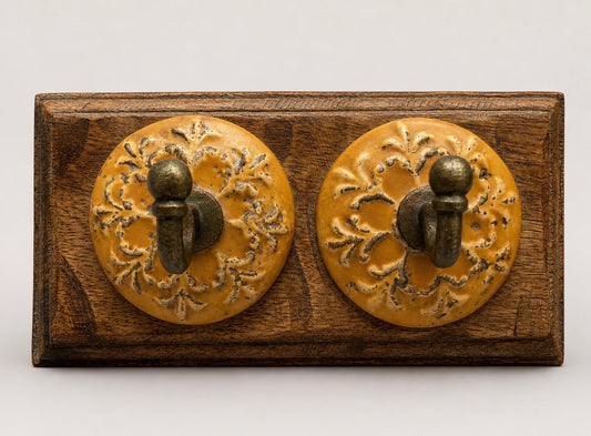 Appendiabiti da parete vintage Made in Italy – Metà XX secolo – Legno, porcellana e metallo